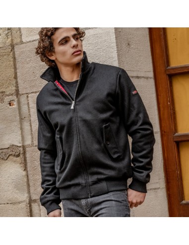 Blouson en laine noir plus qu'un jeu 